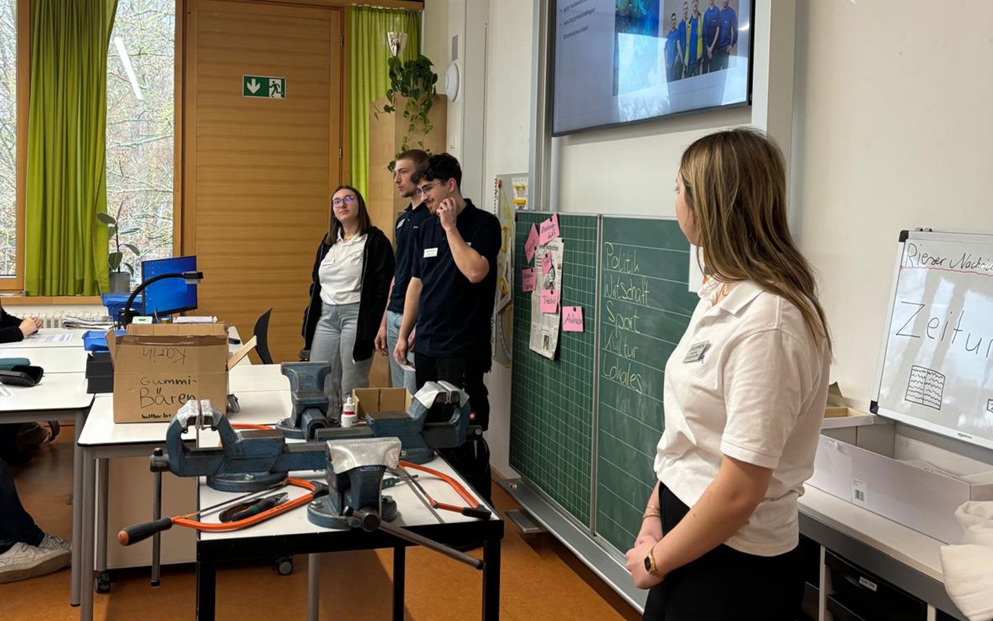 Besuch_Mittelschule_2024_1440x900_05